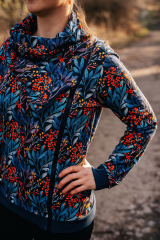 vel.38, teplákovina 95% bavlna, 5% elastan, 250 g/m², <a href='https://www.latkobrani.cz/teplakovina-potisk-jerabiny-mezi-vetvickami-na-tmave-granatove-modre'>Látkobraní</a>